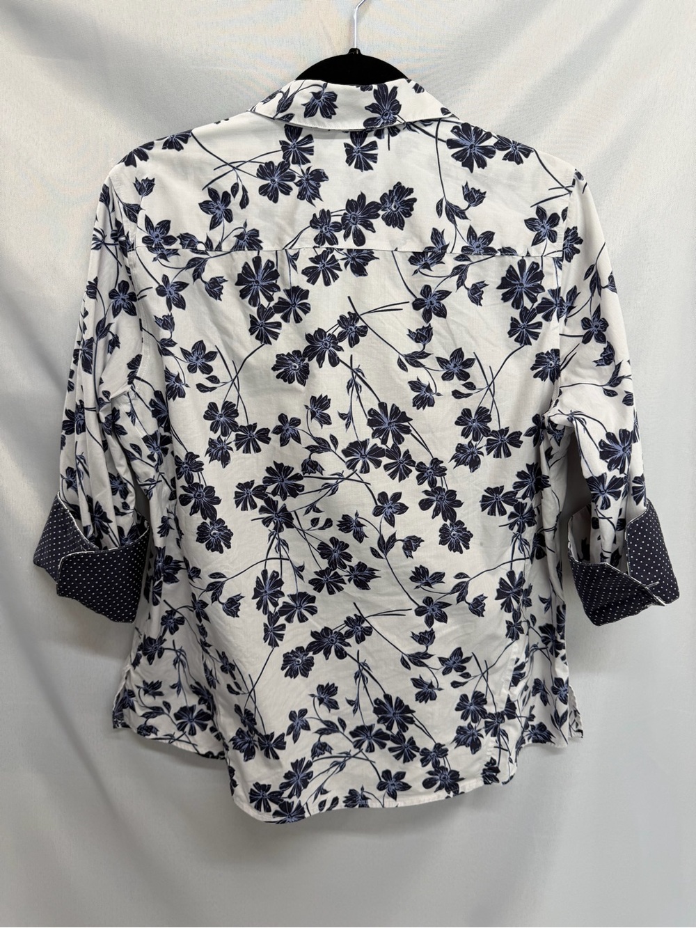 Foxcroft White Blue Floral Buttondown Top No Iron Stretch Cotton Large - Picture 2 of 7